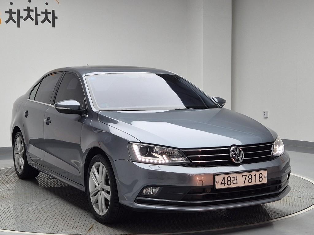 Volkswagen Jetta Premium 2.0 TDI BlueMotion 5