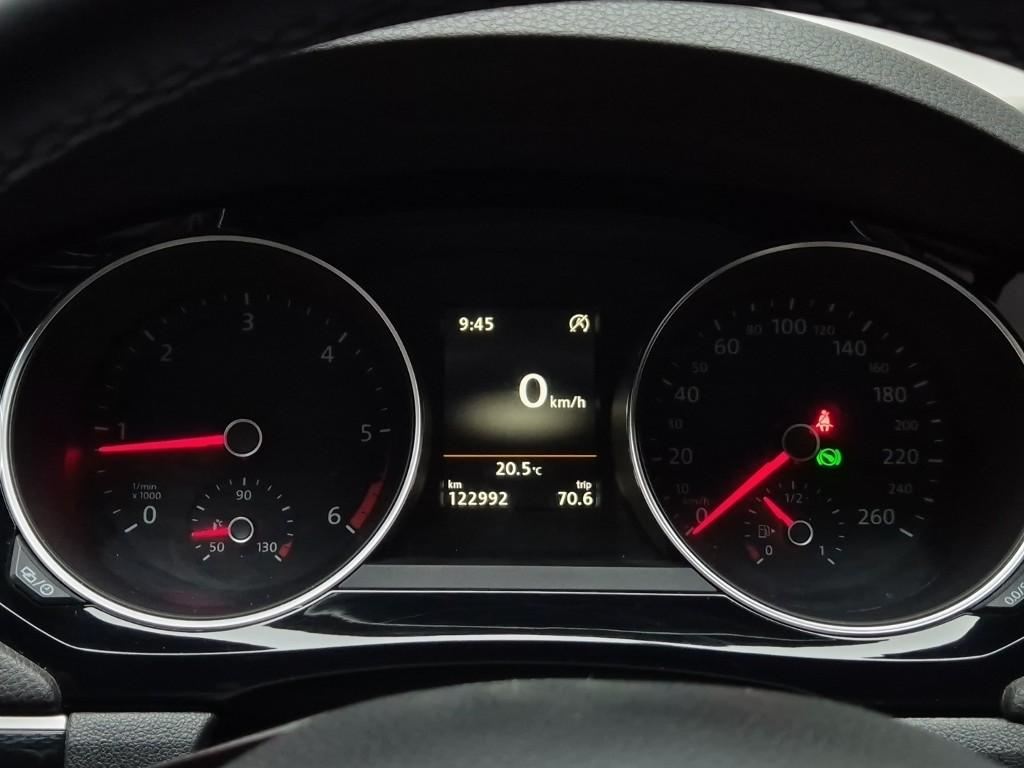 Volkswagen Jetta Premium 2.0 TDI BlueMotion 7