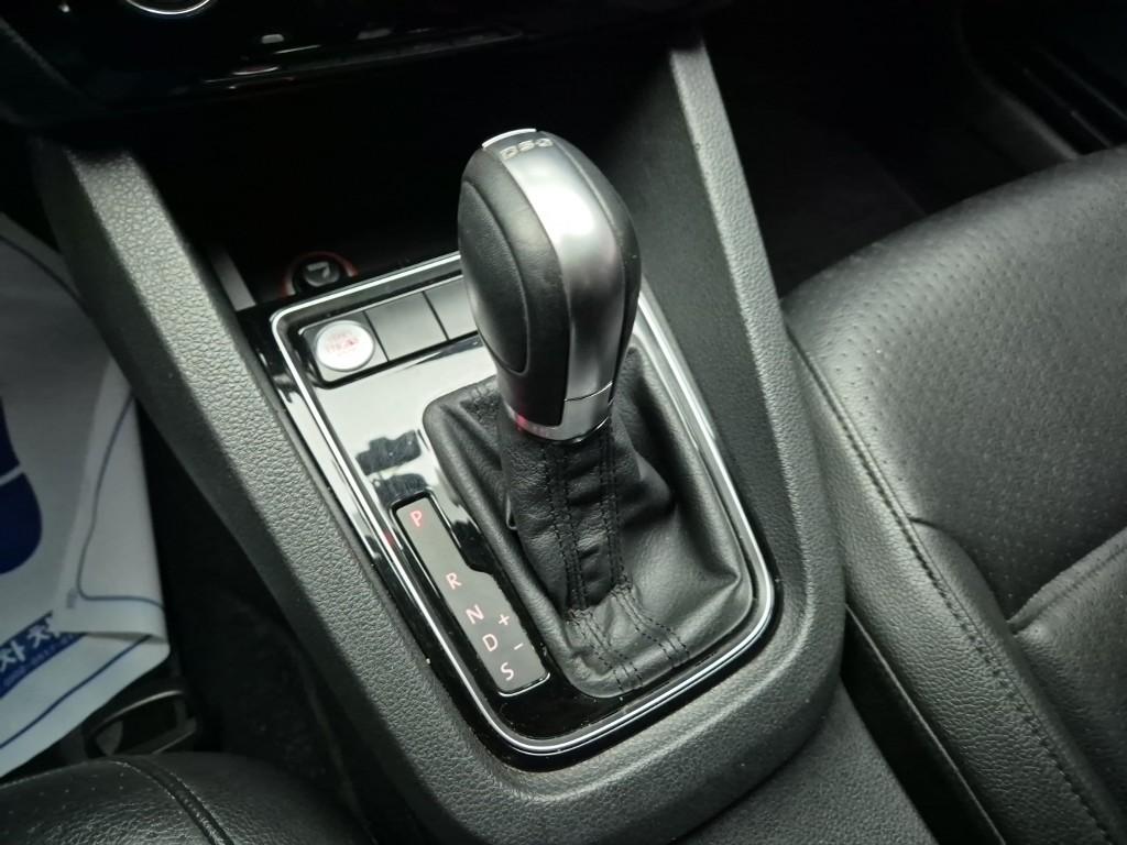 Volkswagen Jetta Premium 2.0 TDI BlueMotion 9