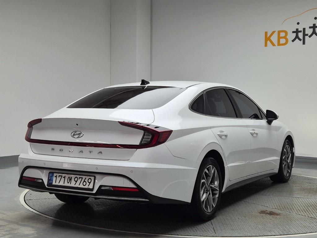 Hyundai Sonata DN8 Premium Family Smart Stream Gasoline 2.0 — фото 3