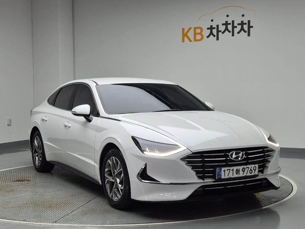 Hyundai Sonata DN8 Premium Family Smart Stream Gasoline 2.0 — фото 4