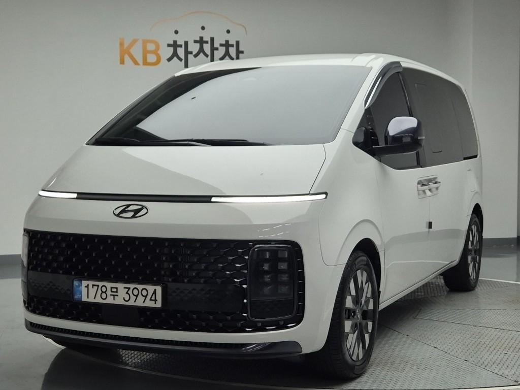 HYUNDAI Staria 2.2 Diesel Lounge 9-Seater 2W