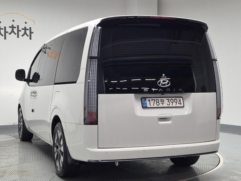 HYUNDAI Staria 2.2 Diesel Lounge 9-Seater 2W