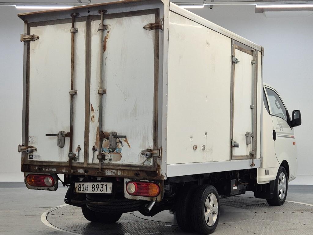 Hyundai Porter II Super Cab Refrigerated Truck Long Wheelbase Super Cab 4