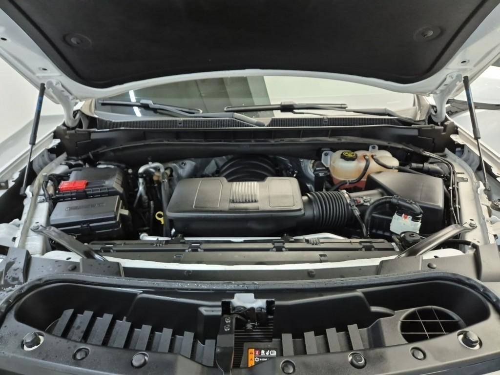 Chevrolet Tahoe Dark Night 6.2 Gasoline 6