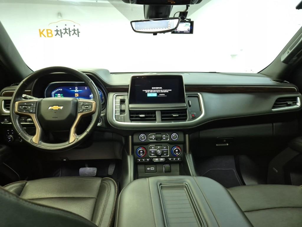 Chevrolet Tahoe Dark Night 6.2 Gasoline 8