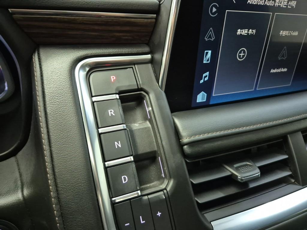 Chevrolet Tahoe Dark Night 6.2 Gasoline 9