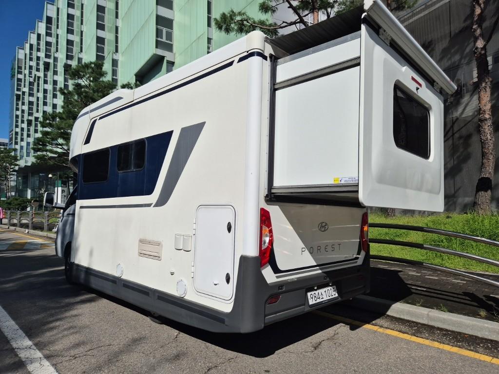 Hyundai Porter II Deluxe Extended Type 3