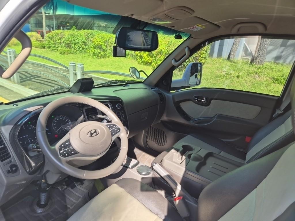 Hyundai Porter II Deluxe Extended Type 7