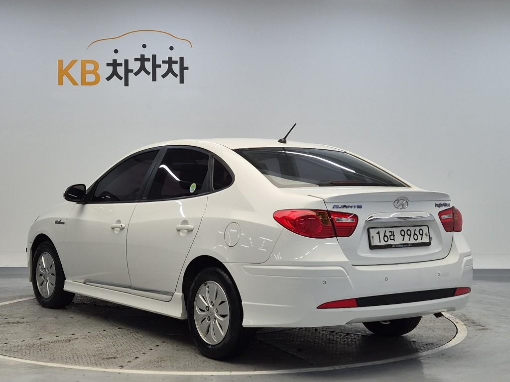 Hyundai Avante Hybrid Pack I4 LPi DOHC 3