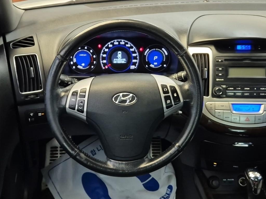 Hyundai Avante Hybrid Pack I4 LPi DOHC 10