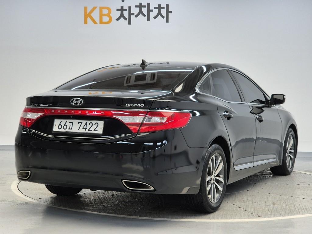 Hyundai Grandeur 2011 photo 3