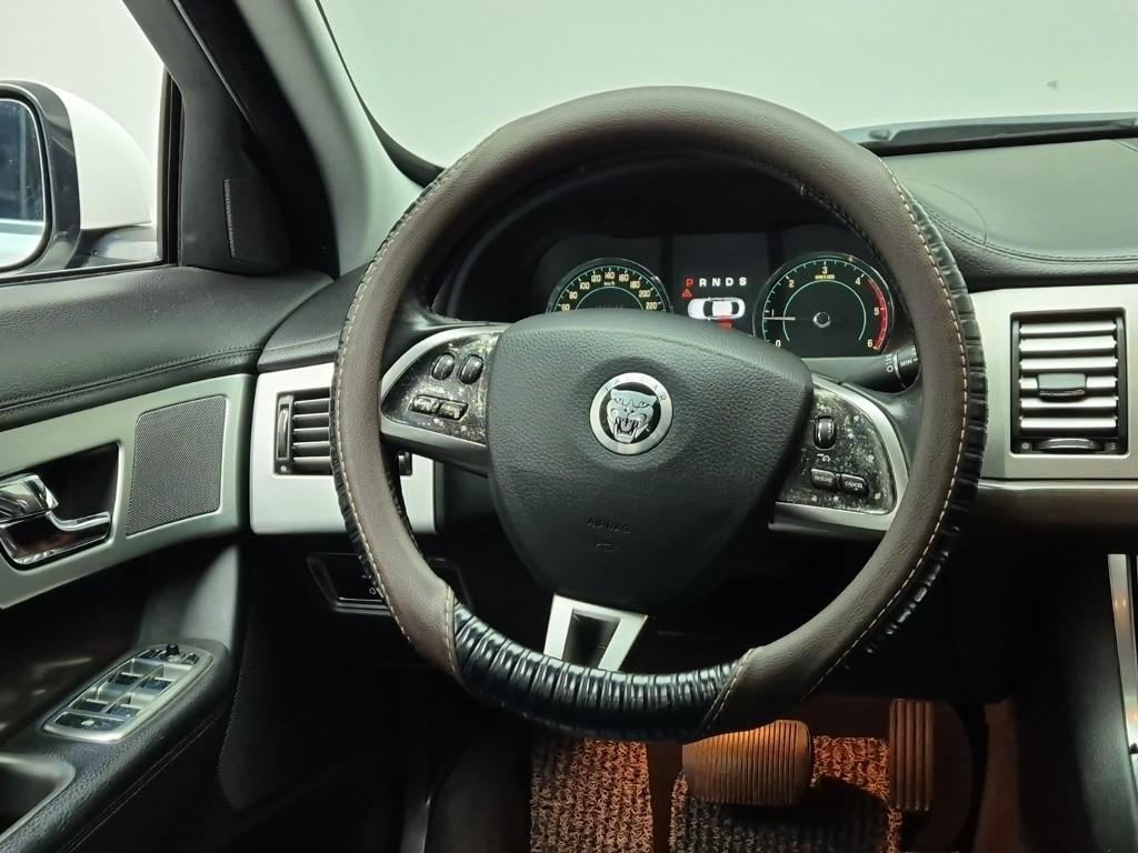 Jaguar XF Luxury 2.2D 10