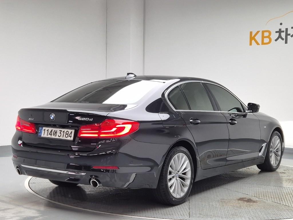 BMW 5 Series Luxury Line Plus 520d Luxury 4