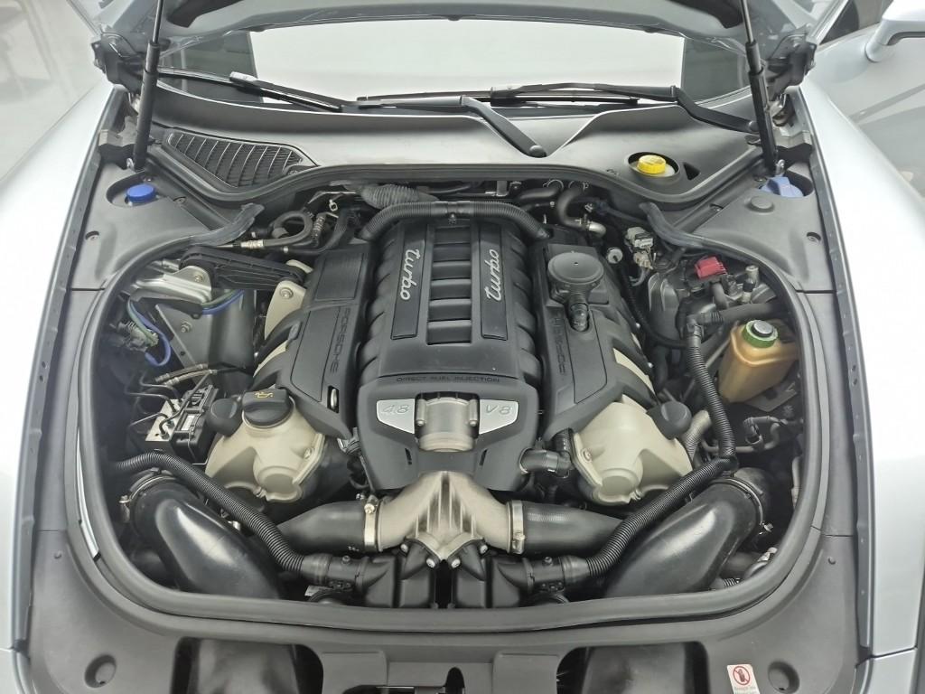 PORSCHE Panamera 4.8 Turbo