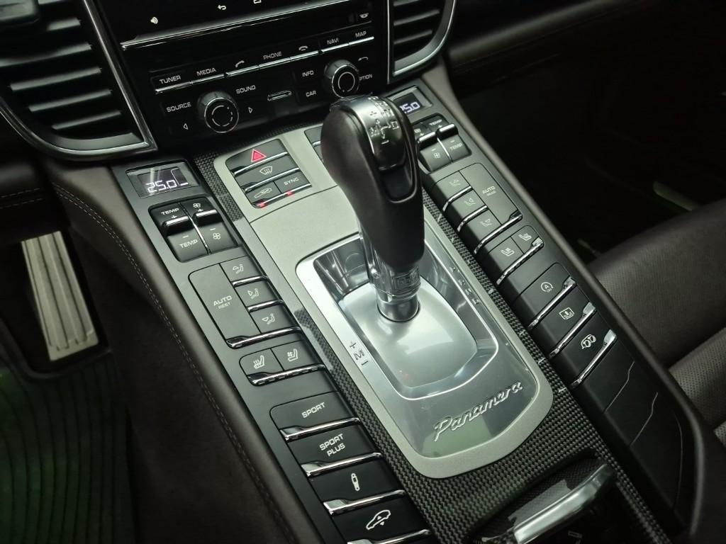 PORSCHE Panamera 4.8 Turbo