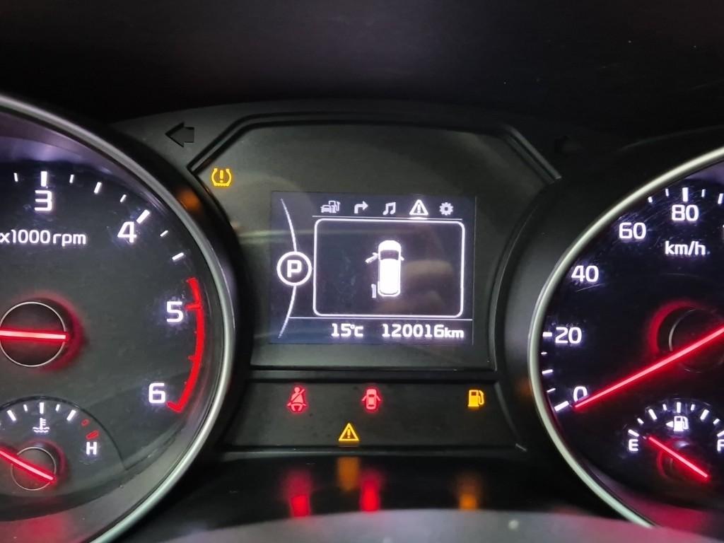 Kia Carnival Luxury R2.2 E-VGT 7
