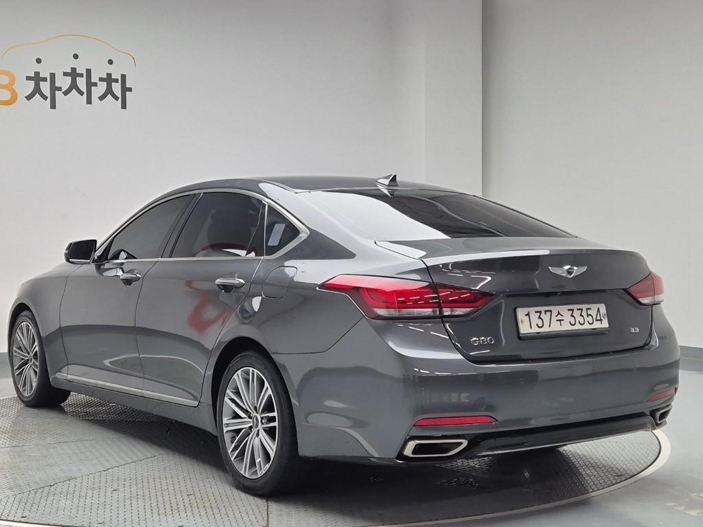 Genesis G80 Luxury 3.3 V6 GDi 3