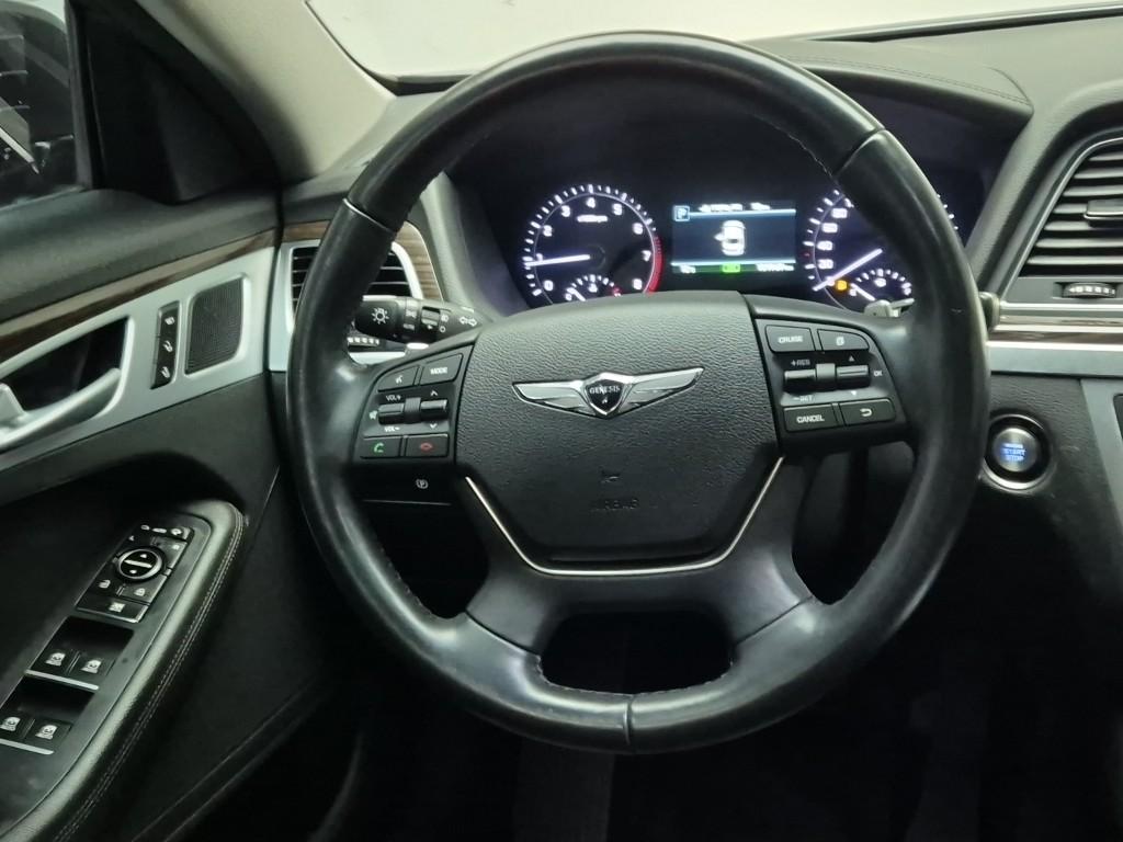 Genesis G80 Luxury 3.3 V6 GDi 10