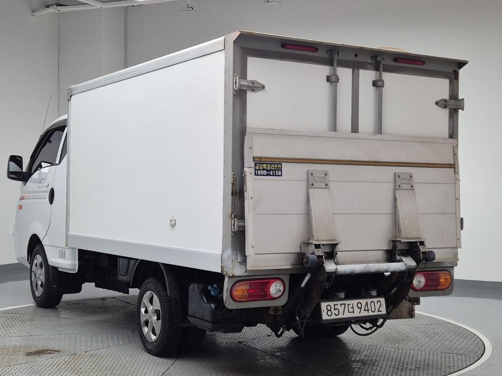 Hyundai Porter II Low Fixed Floor Long Wheelbase Super Cab 3