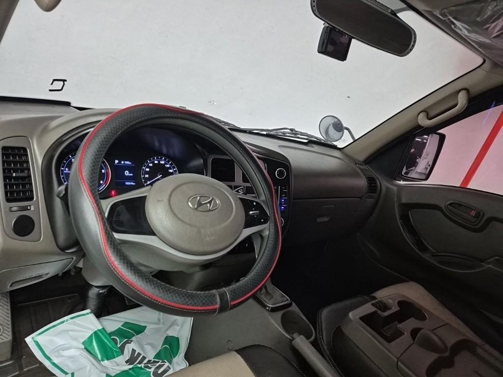 Hyundai Porter II Low Fixed Floor Long Wheelbase Super Cab 7