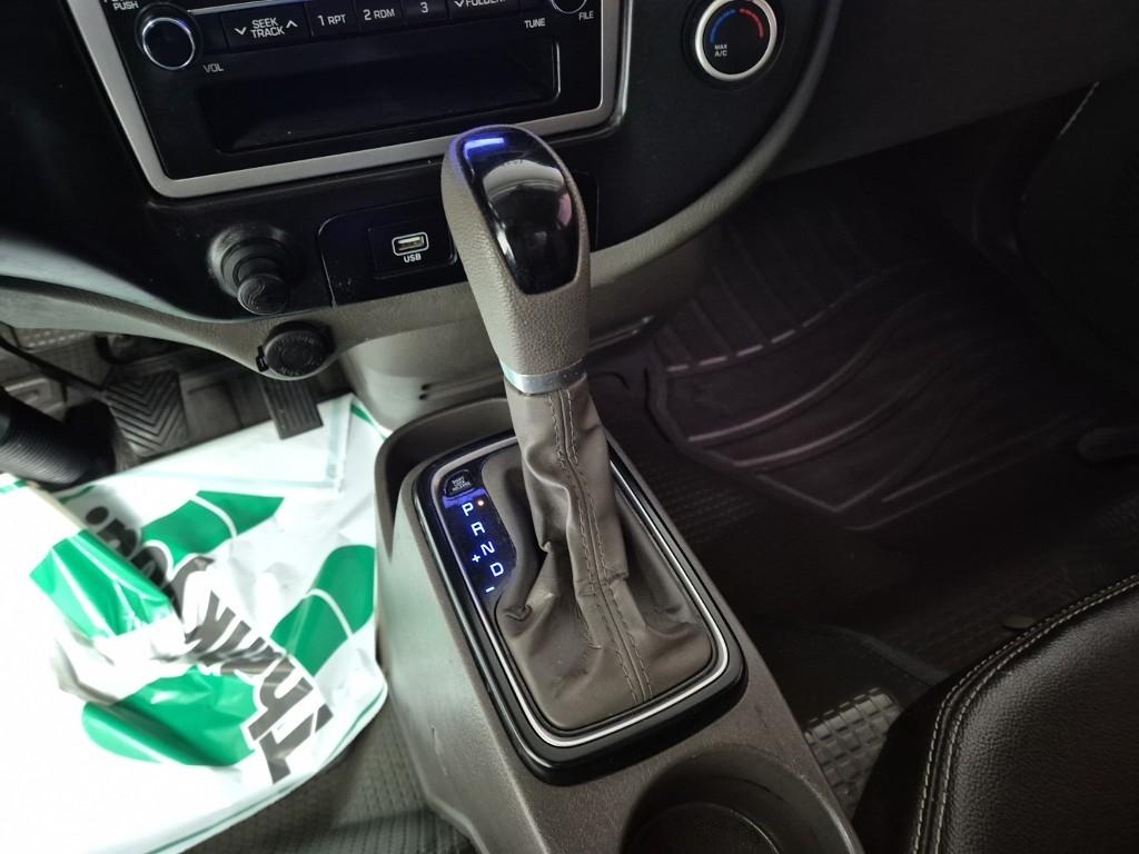 Hyundai Porter II Low Fixed Floor Long Wheelbase Super Cab 8