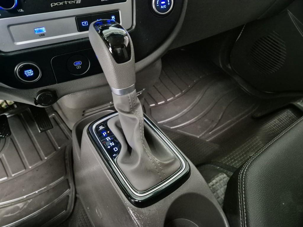 Hyundai Porter II LPG Powergate LPG Fixed Floor Powergate Long Wheelbase Super Cab 8