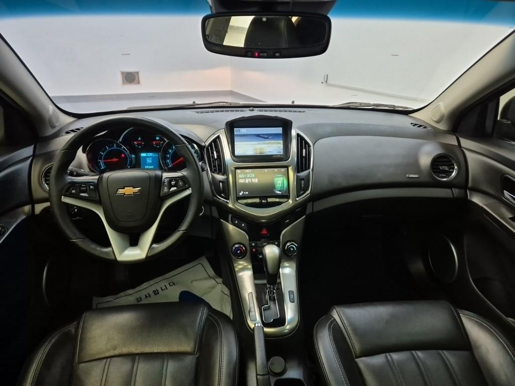 Chevrolet Cruze LTZ+ 1.8 Gasoline 8