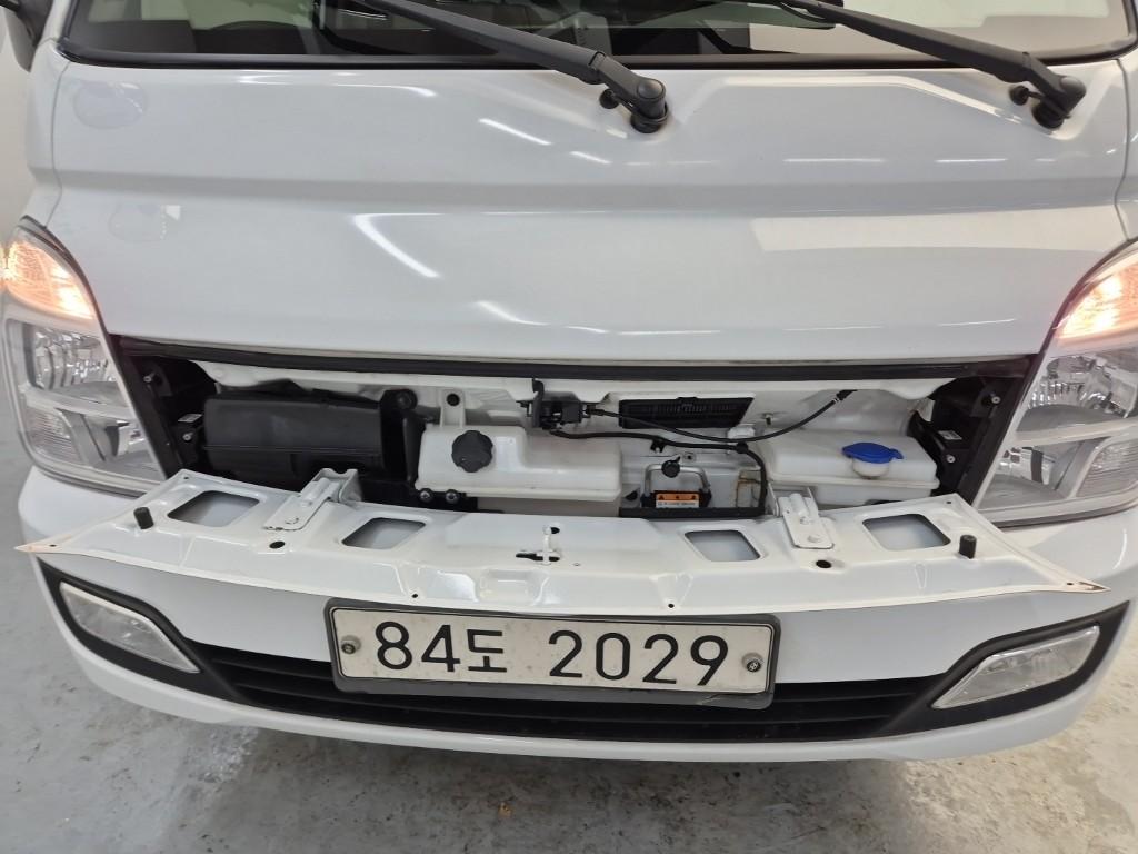 Hyundai Porter II Super Cab Fixed Floor Long Wheelbase Super Cab 6