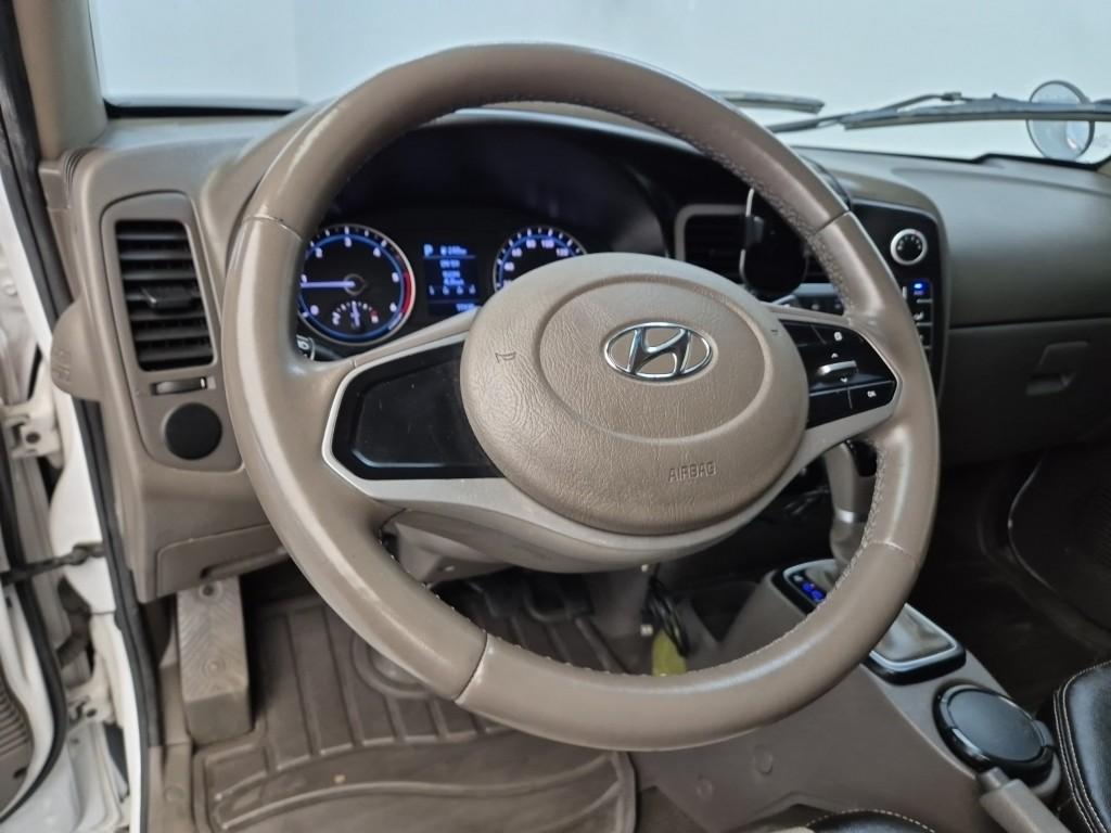 Hyundai Porter II Super Cab Fixed Floor Long Wheelbase Super Cab 10