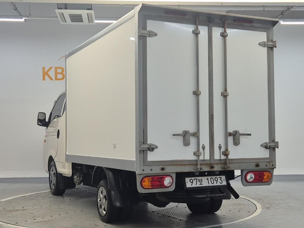 Hyundai Porter II Super Cab Fixed Floor Long Wheelbase Super Cab 3