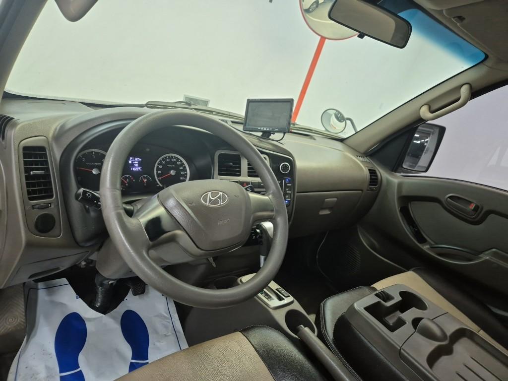 Hyundai Porter II Super Cab Fixed Floor Long Wheelbase Super Cab 7