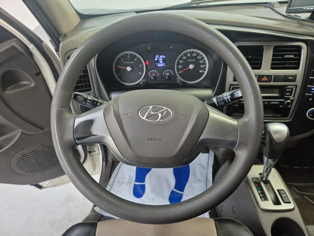 Hyundai Porter II Super Cab Fixed Floor Long Wheelbase Super Cab 9