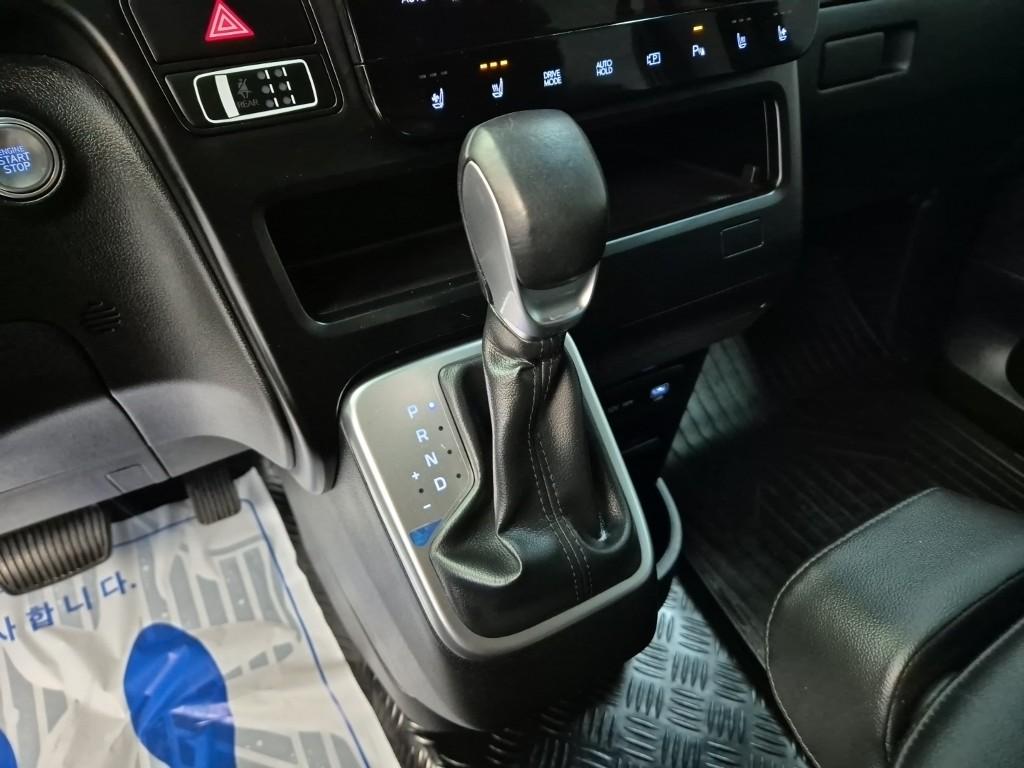 Hyundai Staria Star Modern - фото 8