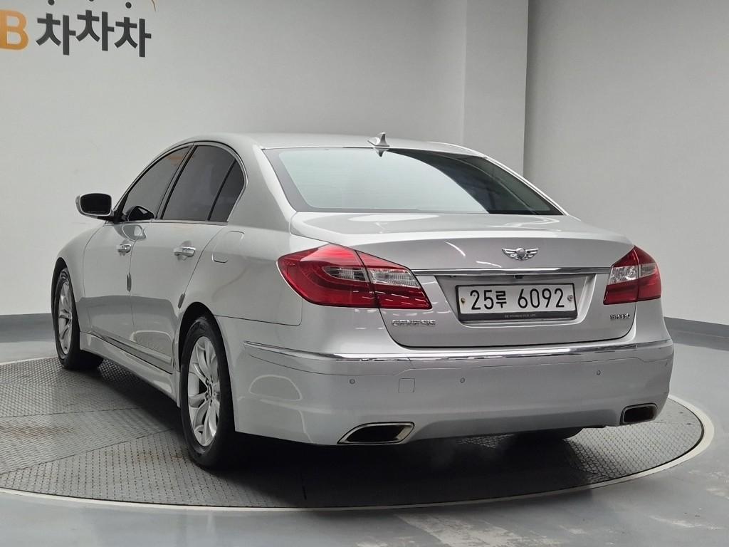 HYUNDAI Genesis BH 330