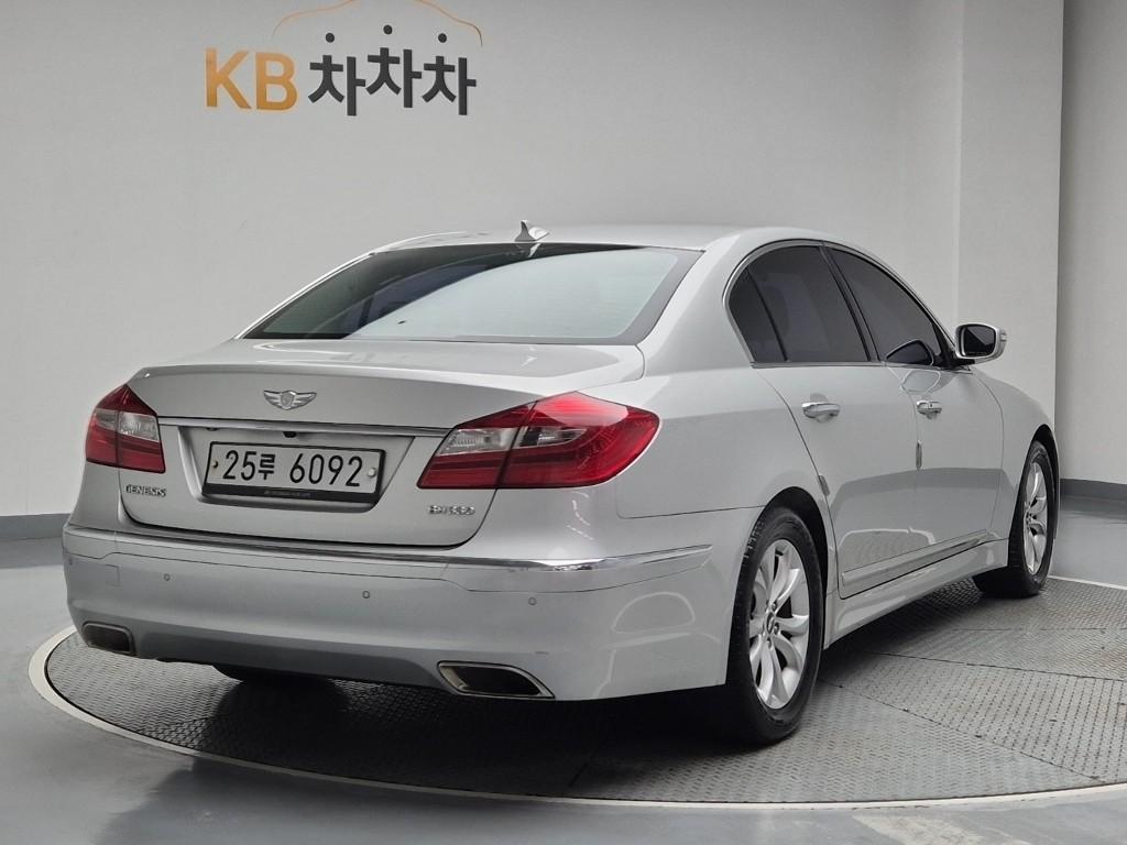 HYUNDAI Genesis BH 330