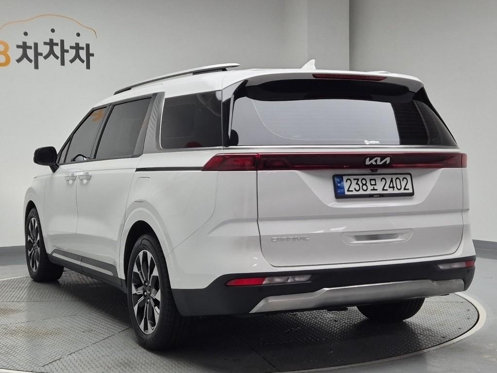 Kia Carnival 2023 photo 2