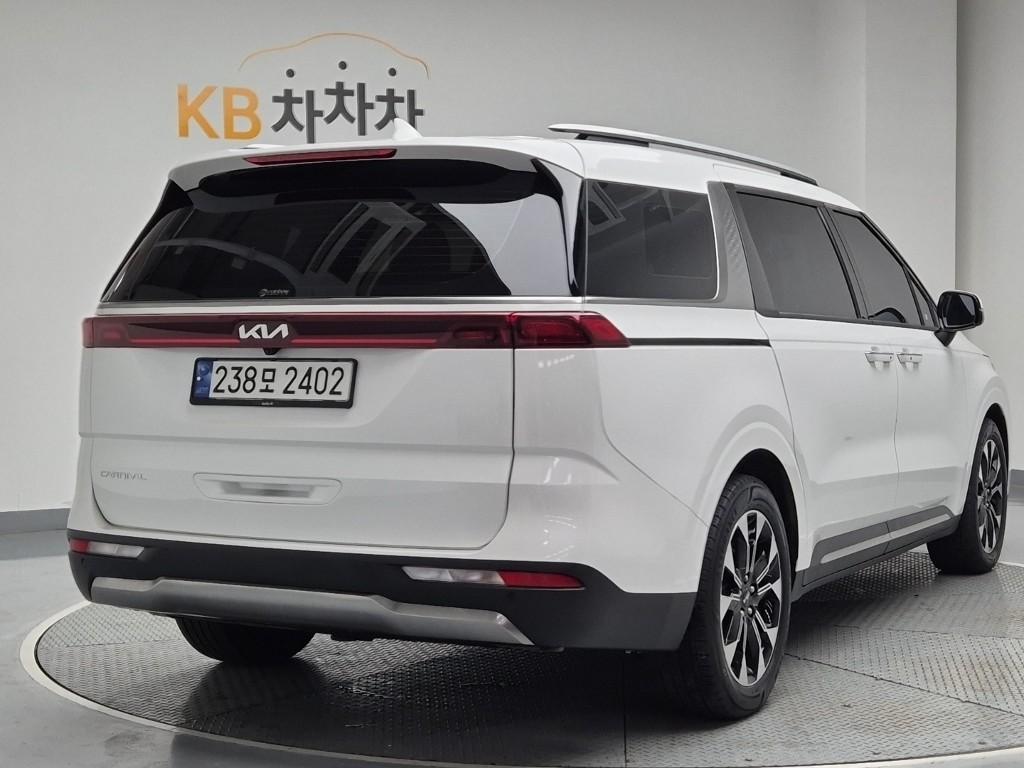 Kia Carnival 2023 photo 3