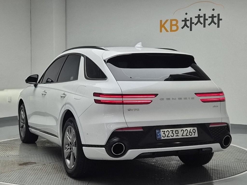 Genesis GV70 Sport 2.5 Gasoline Turbo AWD — фото 2
