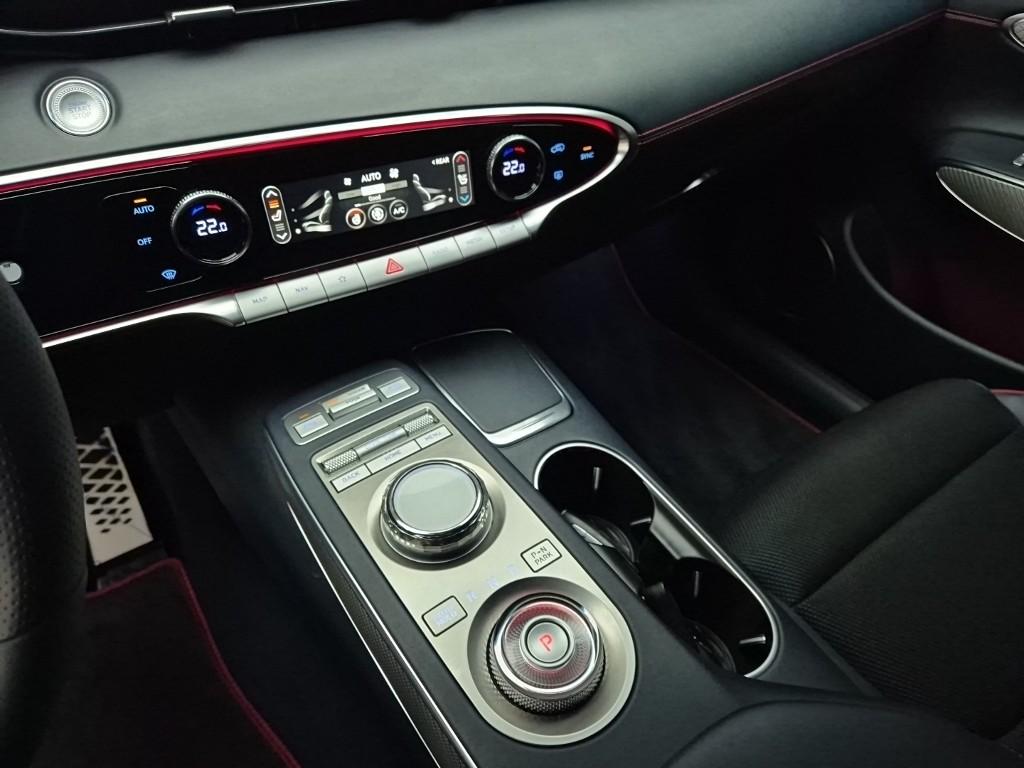 Genesis GV70 Sport 2.5 Gasoline Turbo AWD 9