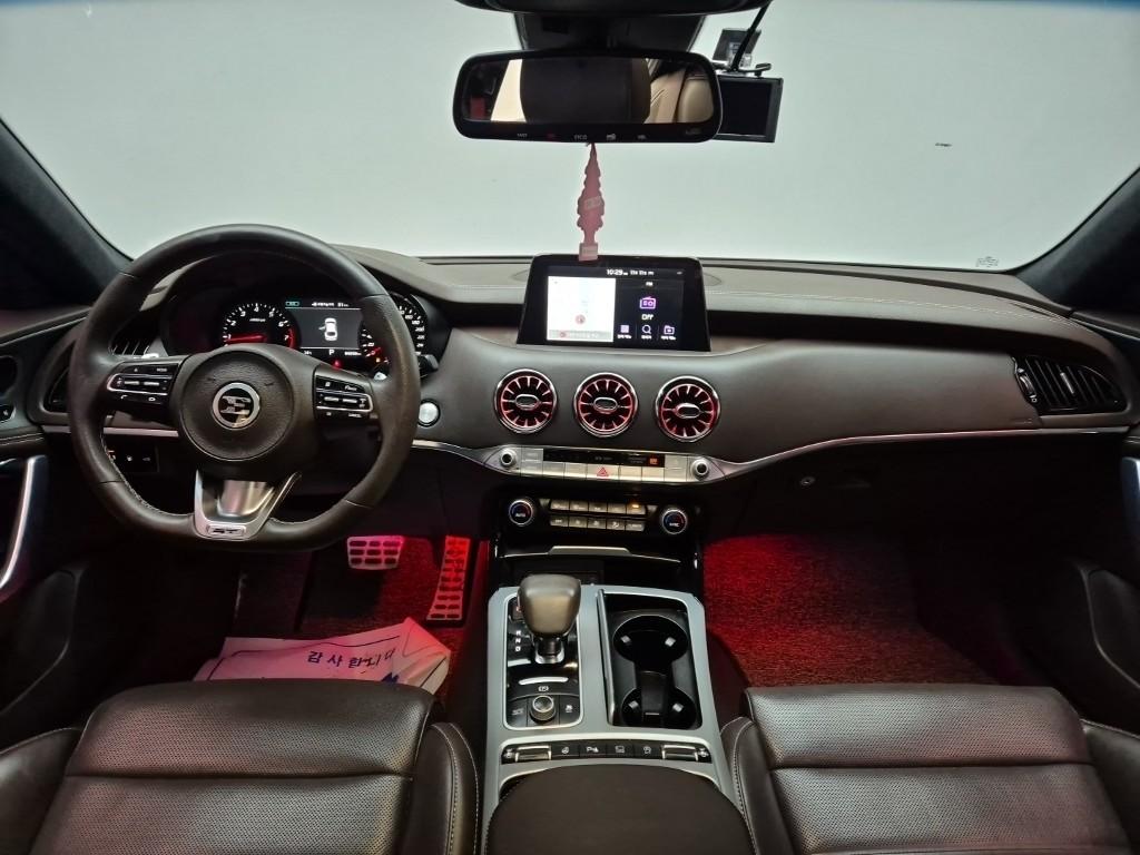 Kia Stinger Platinum Gasoline 2.0 Turbo GDI AWD 8