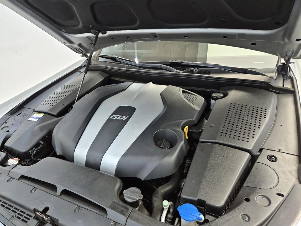 Hyundai Genesis Luxury V6 3.3 GDI 6