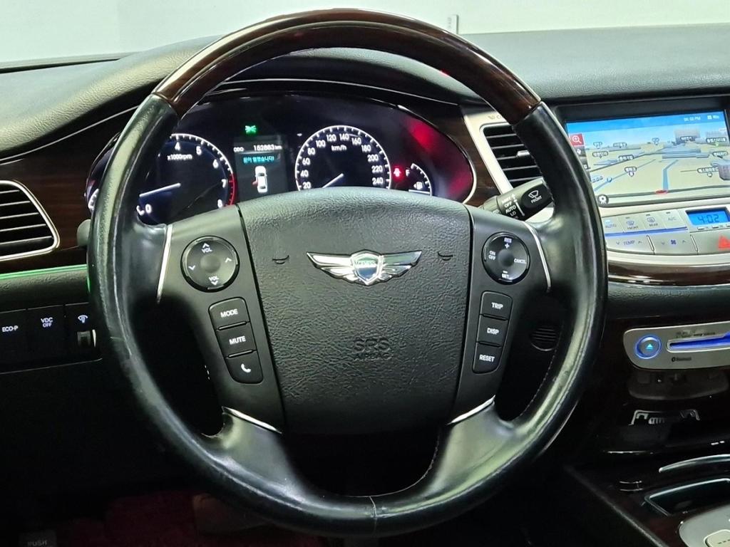 Hyundai Genesis Luxury V6 3.3 GDI 10