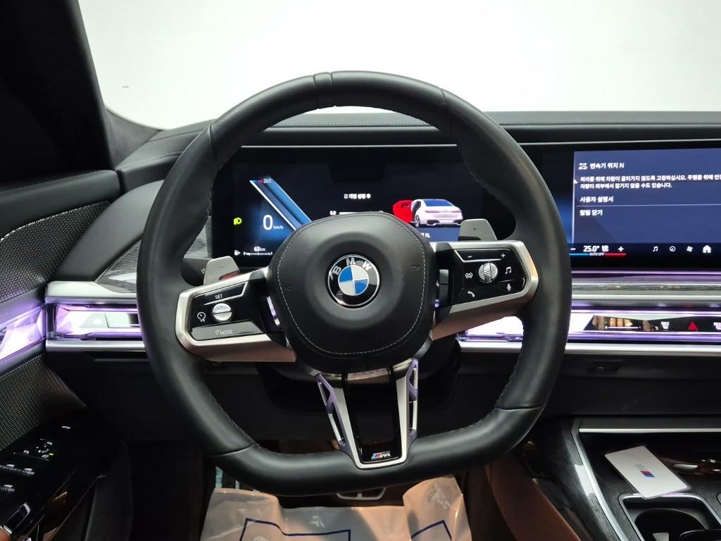 BMW 7 Series Generation M Sport 740i sDrive M Sport 10