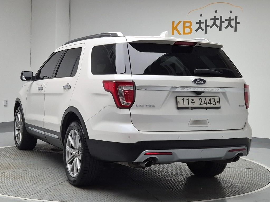 Ford Explorer Limited 2.3 EcoBoost AWD 3