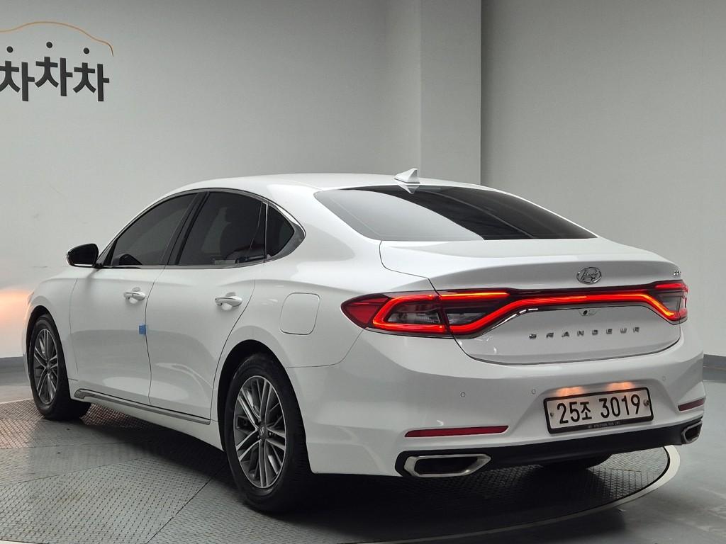 Hyundai Grandeur IG Premium Diesel 2.2 ISG — фото 2