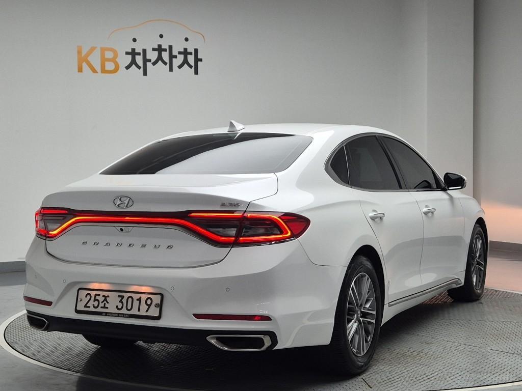 Hyundai Grandeur IG Premium Diesel 2.2 ISG — фото 3