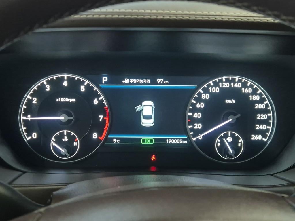 Genesis EQ900 Prestige 5.0 GDi AWD 7