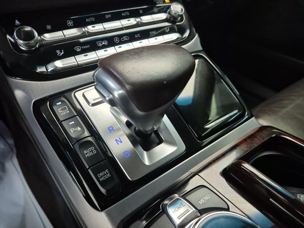 Genesis EQ900 Prestige 5.0 GDi AWD 9