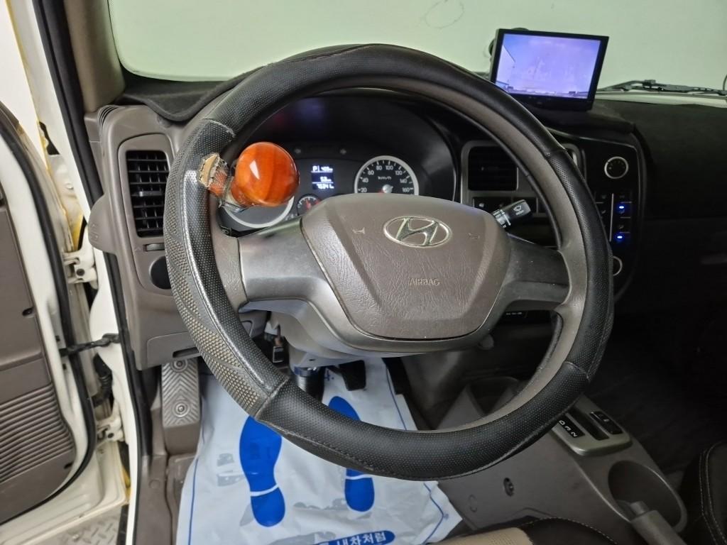 Hyundai Porter II Super Cab High Fixed Floor Long Wheelbase Super Cab 9